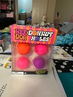 NeeDoh Dohnut Holes 4-Pack •
